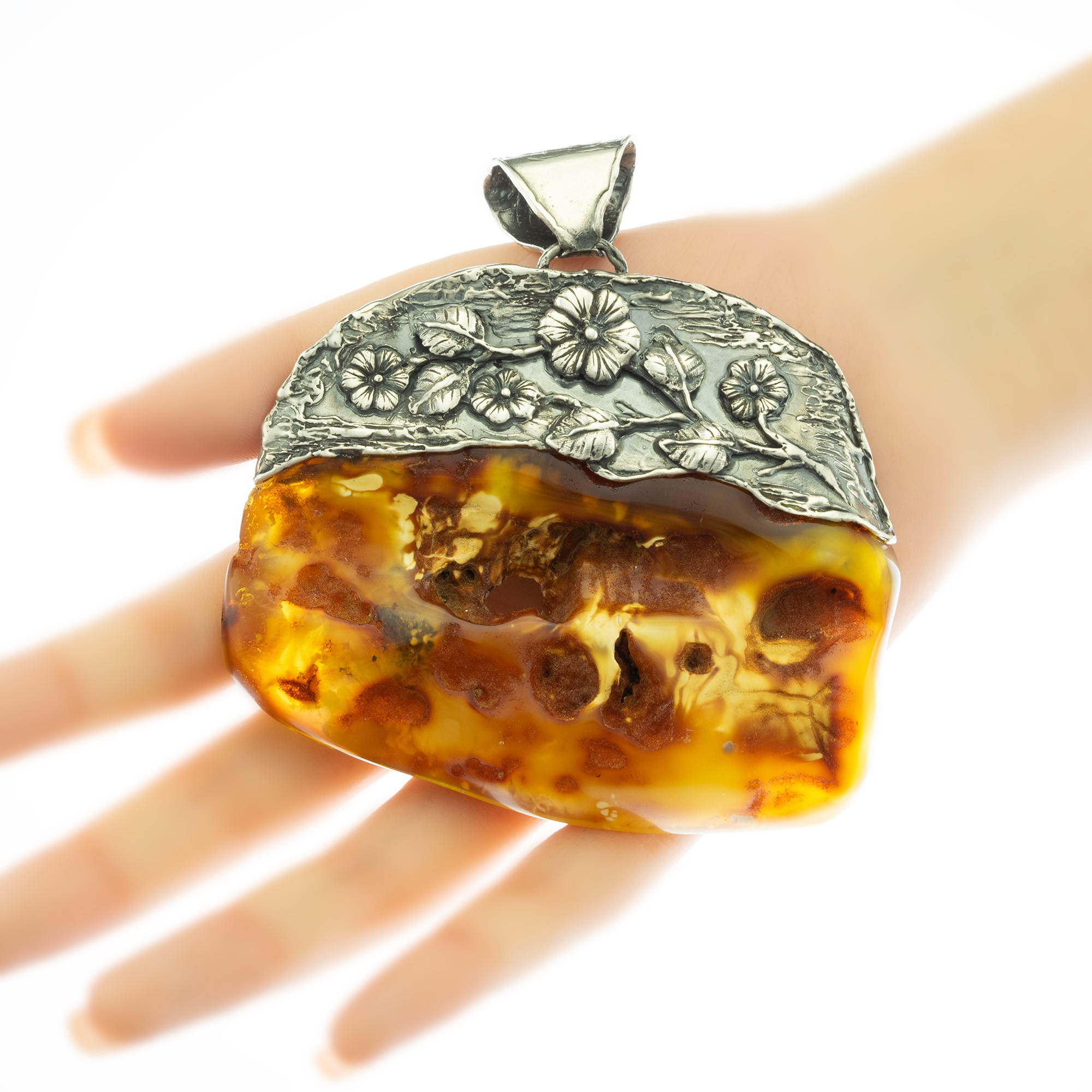 Natural Baltic Amber Pendant with Flowers and Houses 3